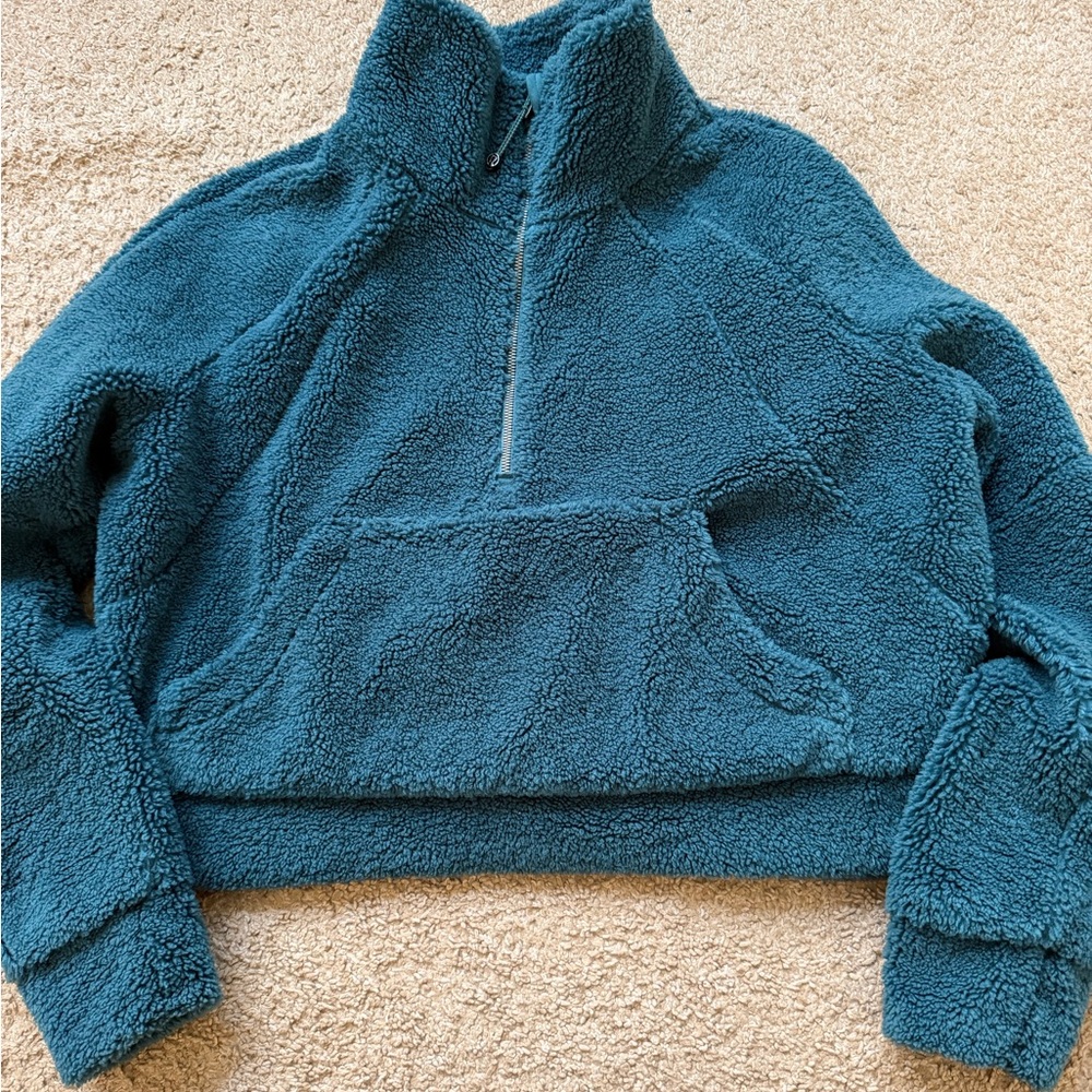 Lululemon Scuba Oversized Cropped Fleece Funnel Neck in Green Jasper